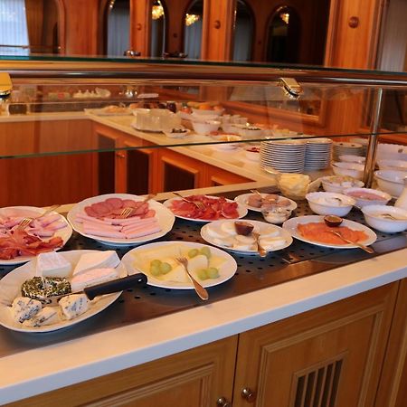 Zum Kranz Garni Hotel Бад Риполдсау Екстериор снимка