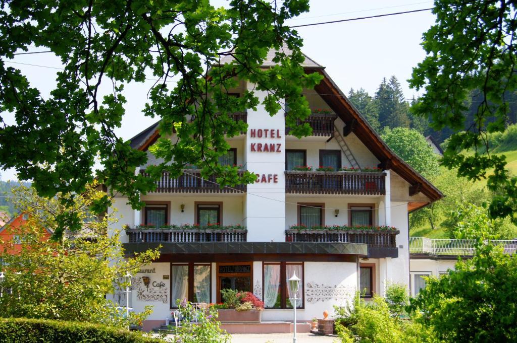 Zum Kranz Garni Hotel Бад Риполдсау Екстериор снимка