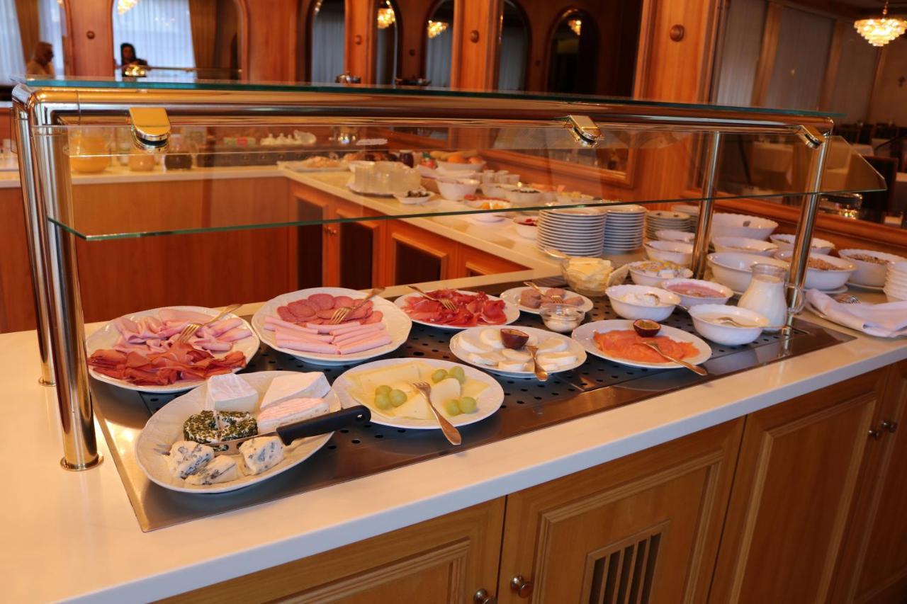 Zum Kranz Garni Hotel Бад Риполдсау Екстериор снимка
